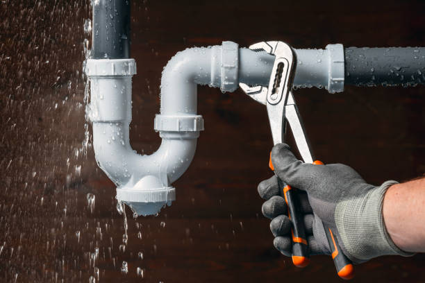 Professional Drain Cleaning technician working in Lummi Island, WA